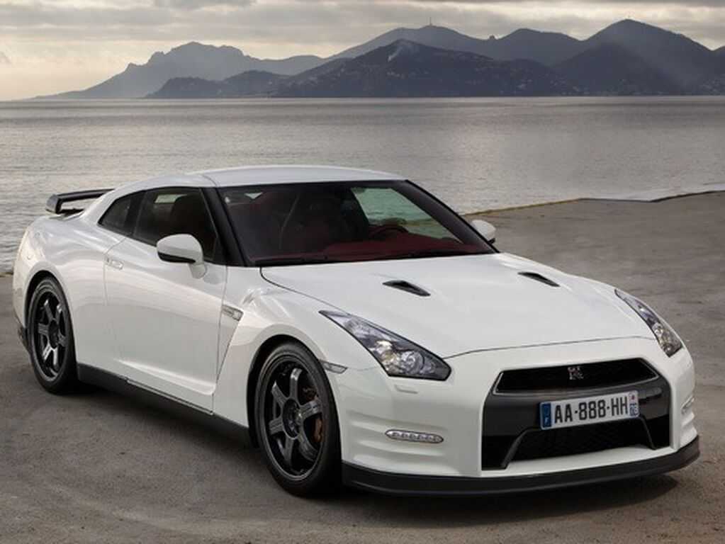 Nissan GT-R