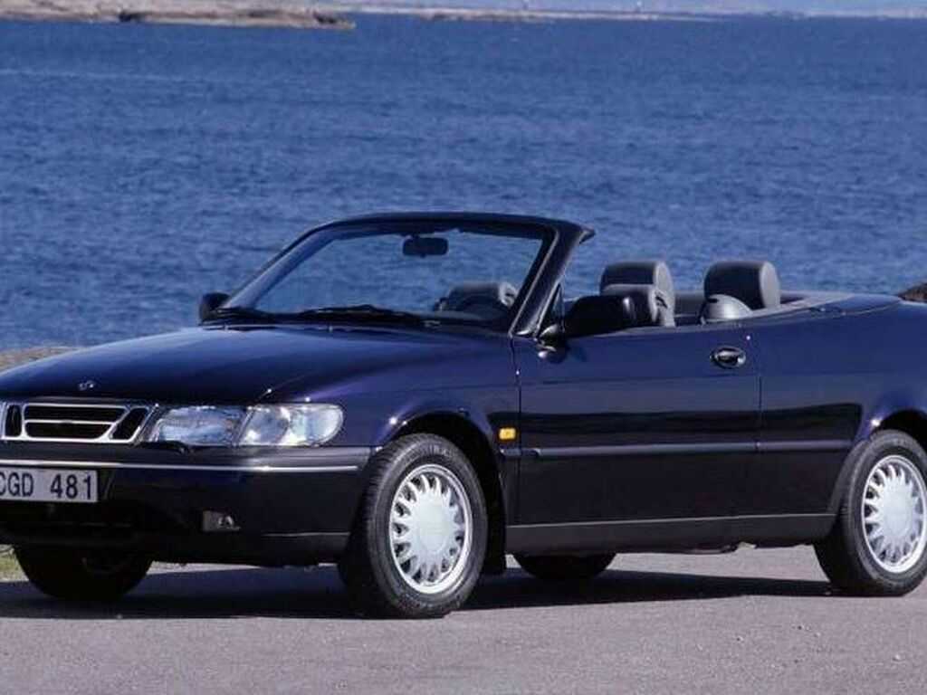 Saab 900